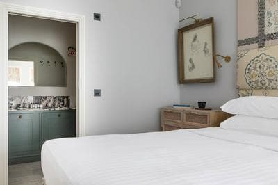 Ladbroke Gardens VII by Onefinestay