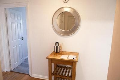 Charming 2-bed Apartment Free Parking in Wimbledon