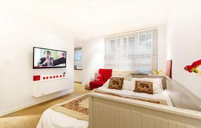 London Hideaway I