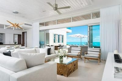 Luxurious Oceanfront Villa Infinity Pool Views