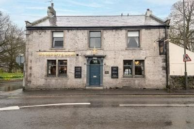 Host Stay Woodroffe Arms Hope Twin Room 5