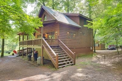 Riverfront Ellijay Cabin w/ Deck + Pool Access!