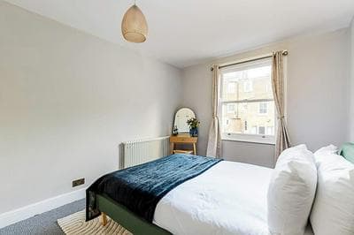 Lovely Bishops Park Flat