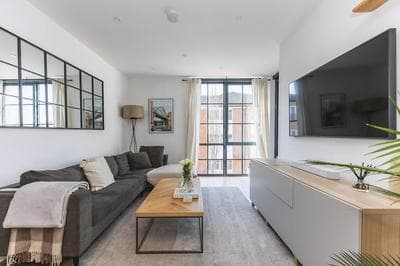 Stylish Hackney Wick Apartment With Terrace