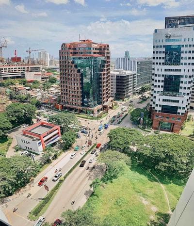 Spacious 1 BR Unit in AppleOne Ayala