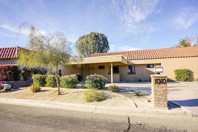 Golf Course View & Pool Access: Palm Desert Condo