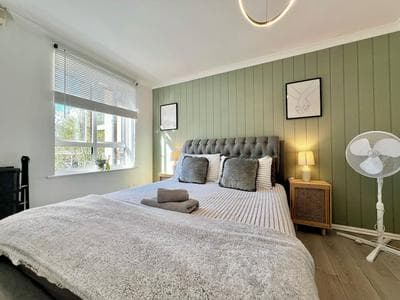 London Oasis Apartment Escape