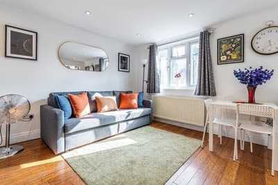 1 Bedroom Comfortable Flat in Kensington
