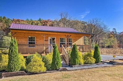 8 Mi to Great Smoky Mtn National Park: Cozy Cabin