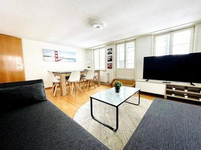Beautiful Old Building Apartment In The Center