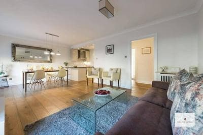 Westbourne Terrace Apartment in London Paddington