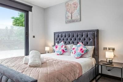 Modern Serviced Studio Flat Near Central London