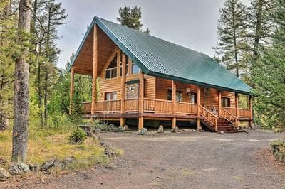 Island Park Cabin w/ Stunning Forest Views!