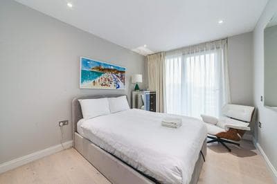 Stylish Three-bedroom Battersea Flat