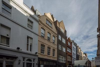 Amazing Roof Terrace Apartment 1-bedroom in London