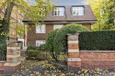 Delightful Apartment in Prime Location Near Hampstead Heath by Underthedoormat