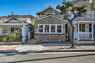 Steps to Beach & Bites: Catalina Island Retreat!