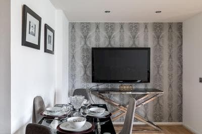 Picktheplace Imperial Wharf 2bed Apartment