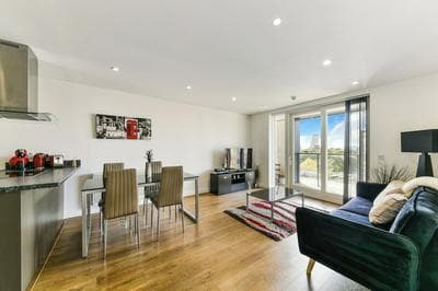 Luxury 2 bed 2 Bath Apartment in Canary Wharf