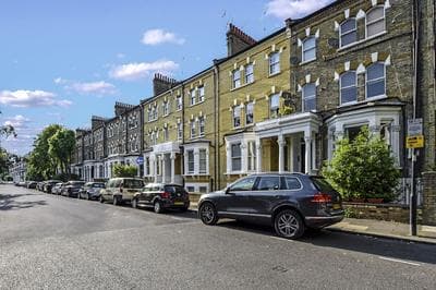 Immaculate 2 Bed Flat in West Kensington