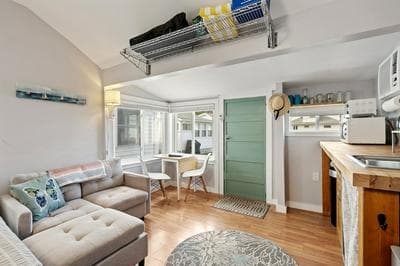 Just Beachy Charming Studio!