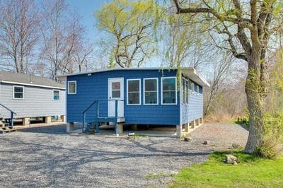 Near Beach & Downtown: York Cottage w/ Yard!