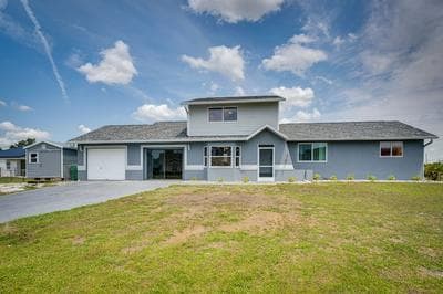 Port Charlotte Vacation Rental: Screened-in Lanai!