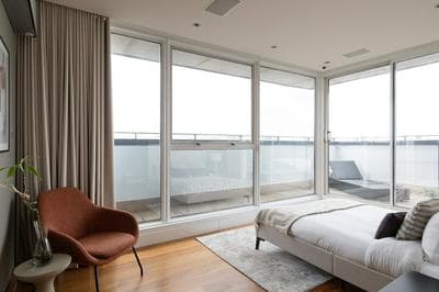 The Canary Wharf Secret - Glamorous 3BDR Flat w/ Terrace and Parking