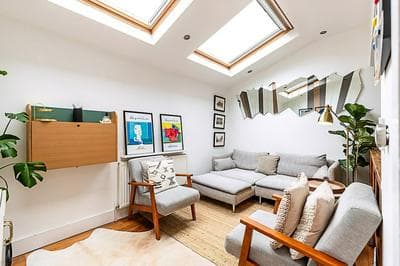 Modern & Airy 2-bed Gem in Trendy Stoke Newington