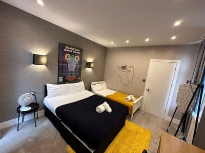 Themed Stunning 1-bed Apartment in London