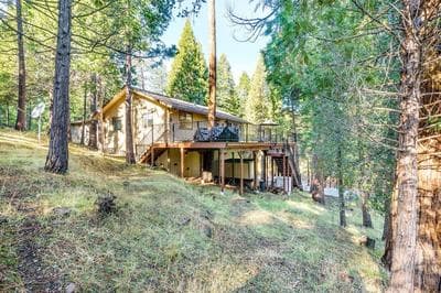 The Treetops - Beautiful Mountain Views Abound When You Stay at The Treetops by Yosemite Region Resorts