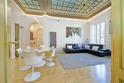 Rare Large and Elegant Rome Apartment in Prati Neighborhood Perfect for Families or Friends