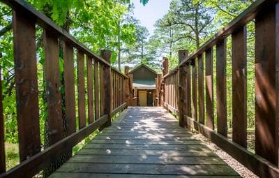 Eureka Springs Treehouses, Hobbit Caves & Castles