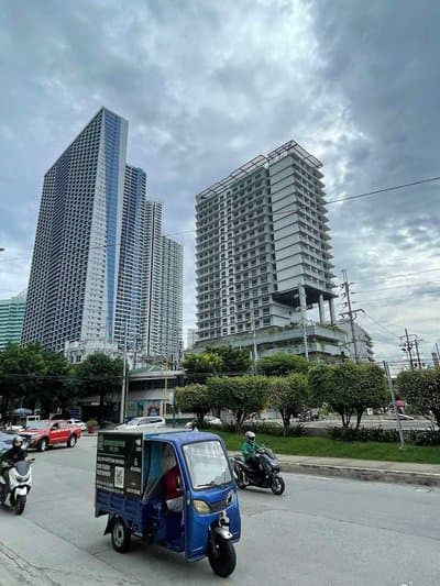 Lush residence Makati City by darpm