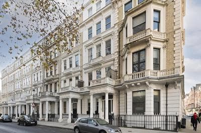 Designer Colourful 3 Bed Property Kensington