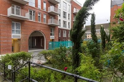 Eson2 - Chancery Lane Hideaway