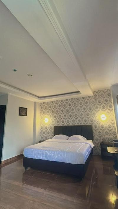 Nuris Hotel
