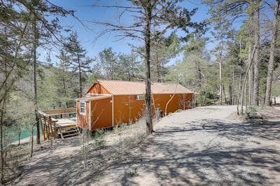 Cliffside Eureka Springs Cabin w/ Beaver Lake View