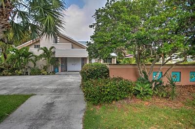 Walk to Private Beach: Poolside Oasis in Pompano