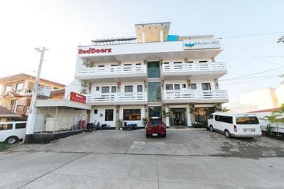 RedDoorz Premium near Museo De Baler