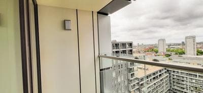 Lovely 2-bed/2-bath Apartment in Lincoln Plaza