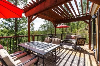 The Happy Place - Mountain Views and Amenities Galore by Yosemite Region Resorts