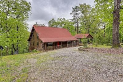 Beaver Lake Vacation Rental w/ Private Hot Tub!