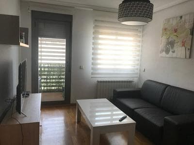 Apartamento En Madrid Situado Cerca De Metro Y Autobus