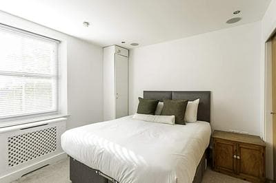 Elegant 3 bed Apartment in Earls Court