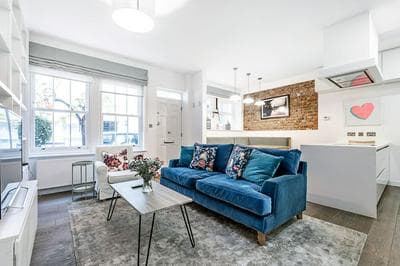 Stanhope Mews Style - 4sms