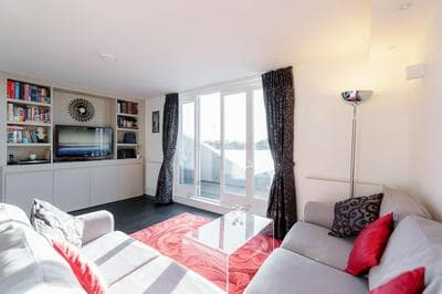 Olympia 2 Bed Duplex by BaseToGo