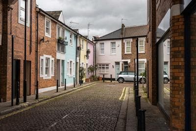 A Hidden Mews