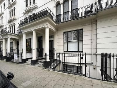 The Bayswater Gardens - Bright & Central 3BDR Home in Bayswater