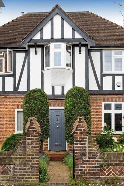 Spacious 7 Bedroom Family Home Barnes